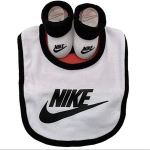 Nike Baby Bib & Booties 2-Piece Set